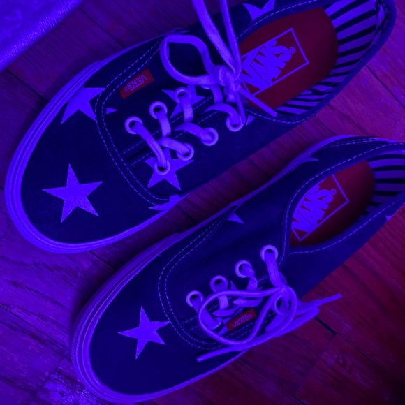 Vans Authentic Stars and Stripes Shoes - Picture 2 of 5